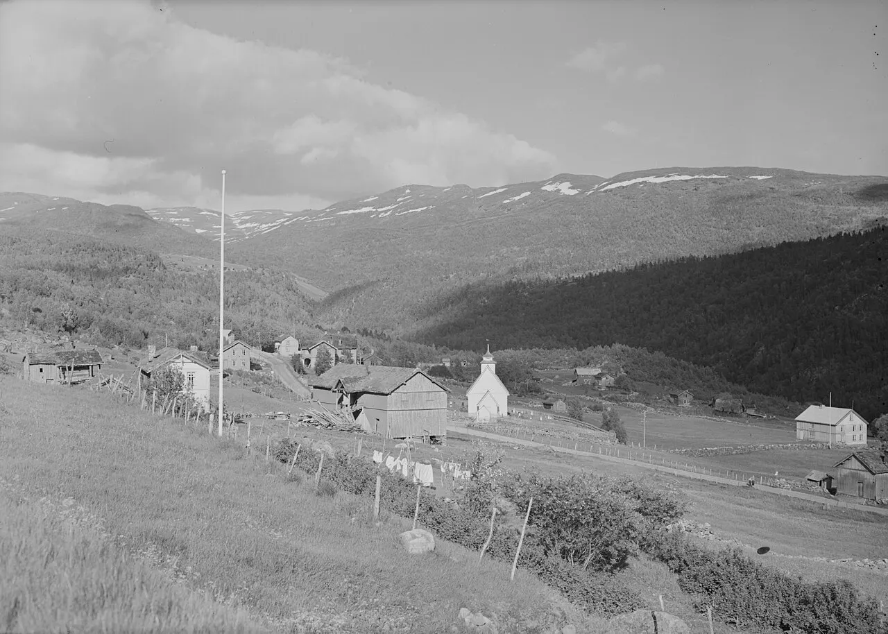 Bildet er hentet fra Nasjonalbibliotekets bildesamling. Anmerkninger til bildet var: Fotograf:Ukjent Bykle,Setesdal, Bykle, Aust Agder