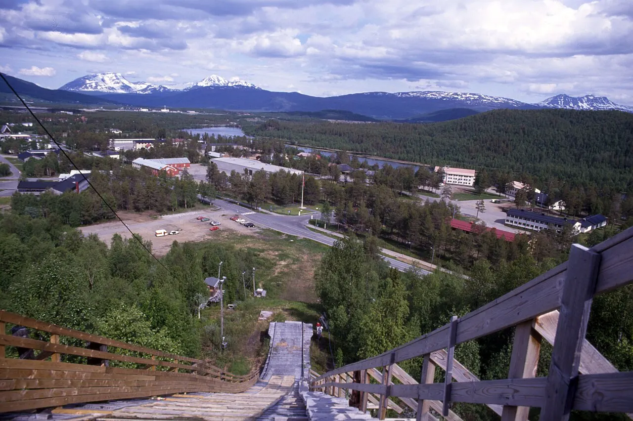 Heggelia og Barduelva i Målselv, Troms, sett fra ovarennet i en hoppbakke