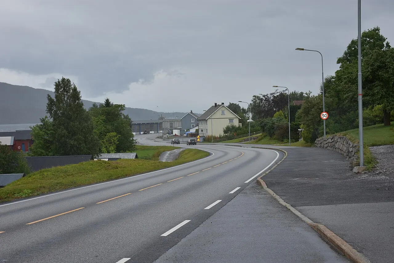 E39 gjennom Hjelset i Molde kommune