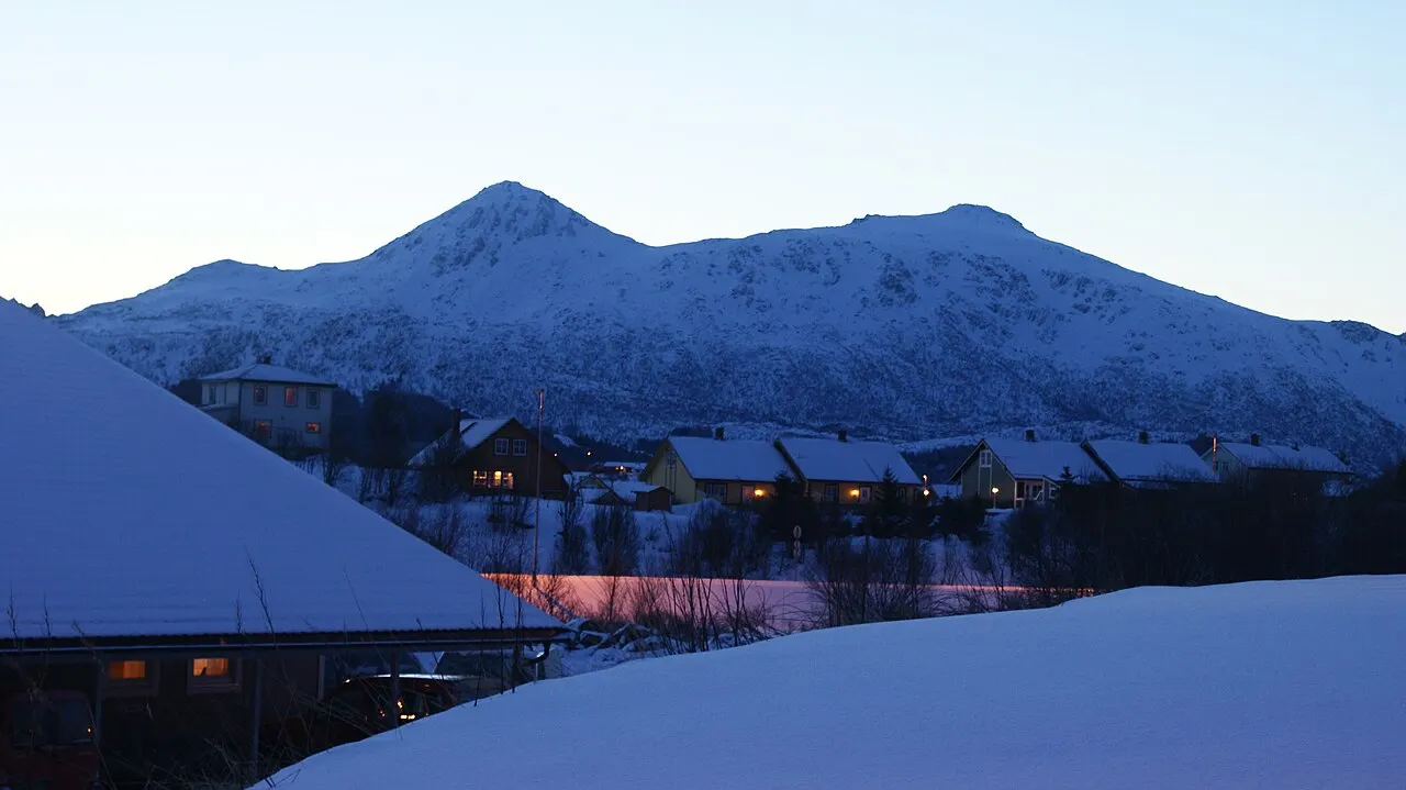 Bilde av Leknes (Nordland – Nordlánnda)