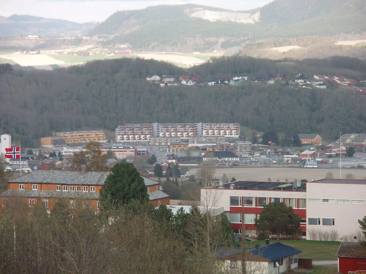 Melhus sentrum, tatt fra Gimse