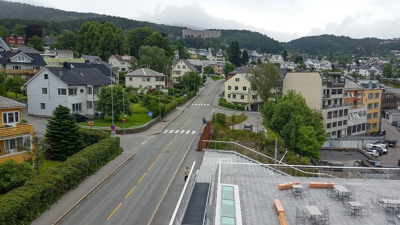 Sandvegen i Molde, fylkesveg 662