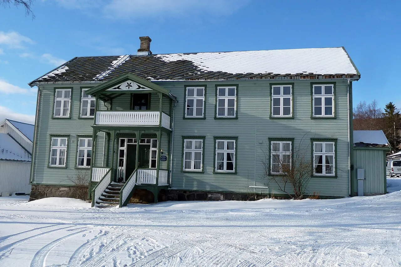 Skogheim gård, et kulturminne på Oppeid i Hamarøy, ble drevet av Knut Hamsun 1911-1917.