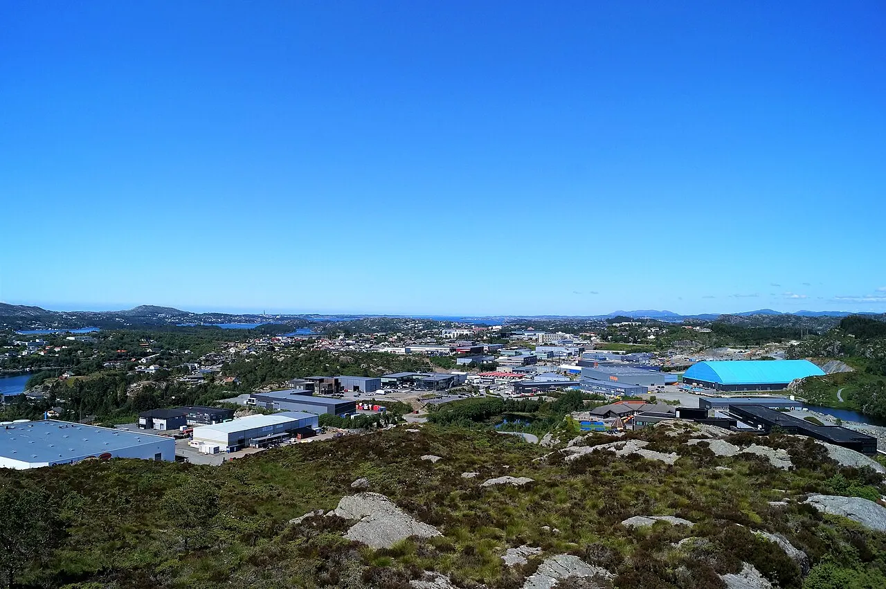 Tettstedet Straume på Sotra