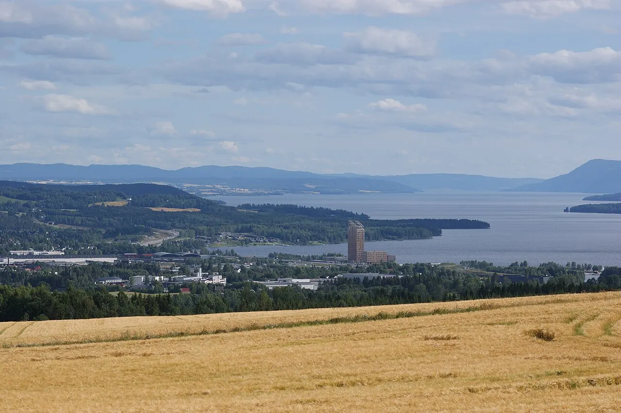 Brumunddal sett fra Veldre kirke.