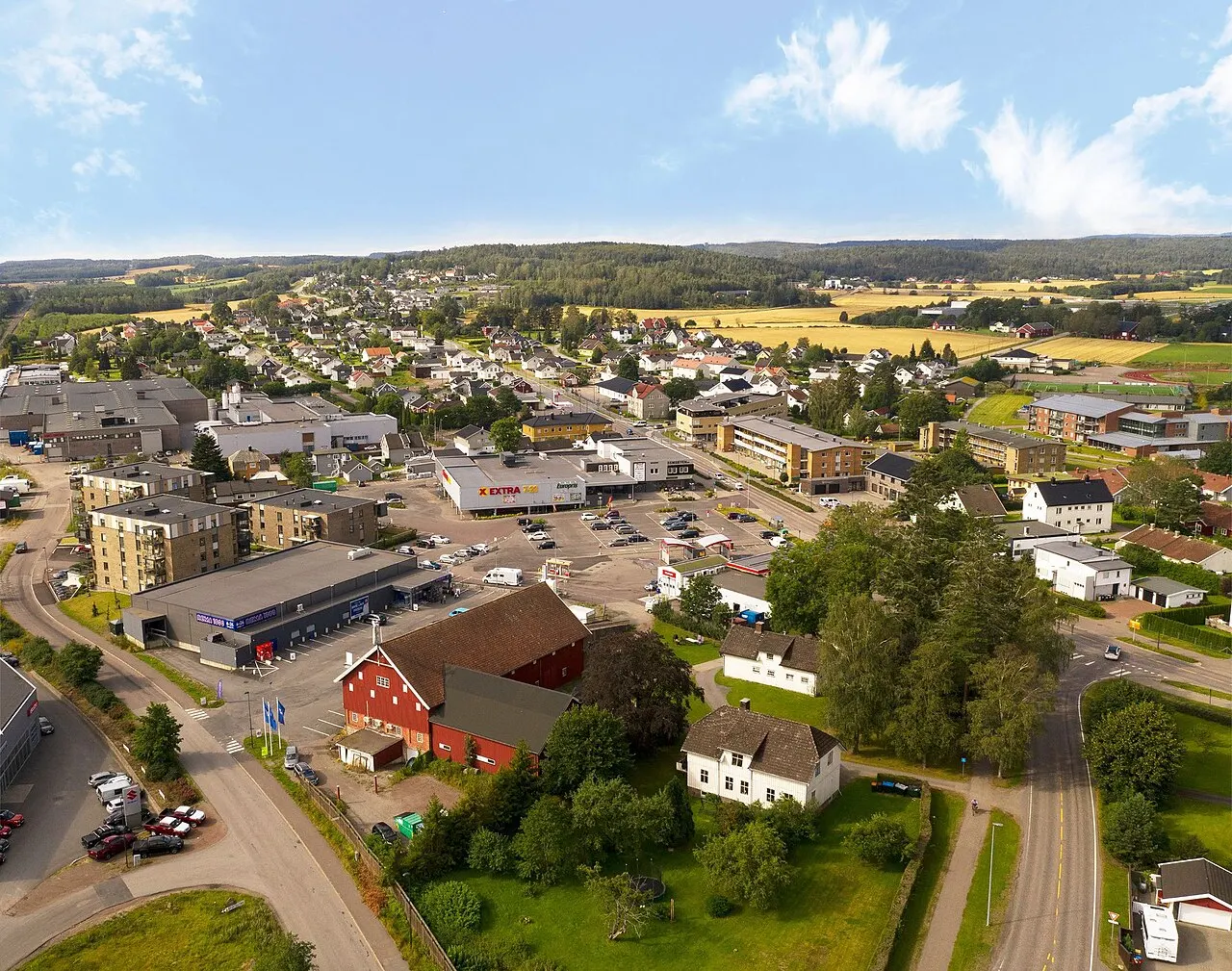 Oversiktsbilde Semsbyen, august 2019, sett fra øst mot vest. Foto: Erik Hesby Johnsen (Luna Media)