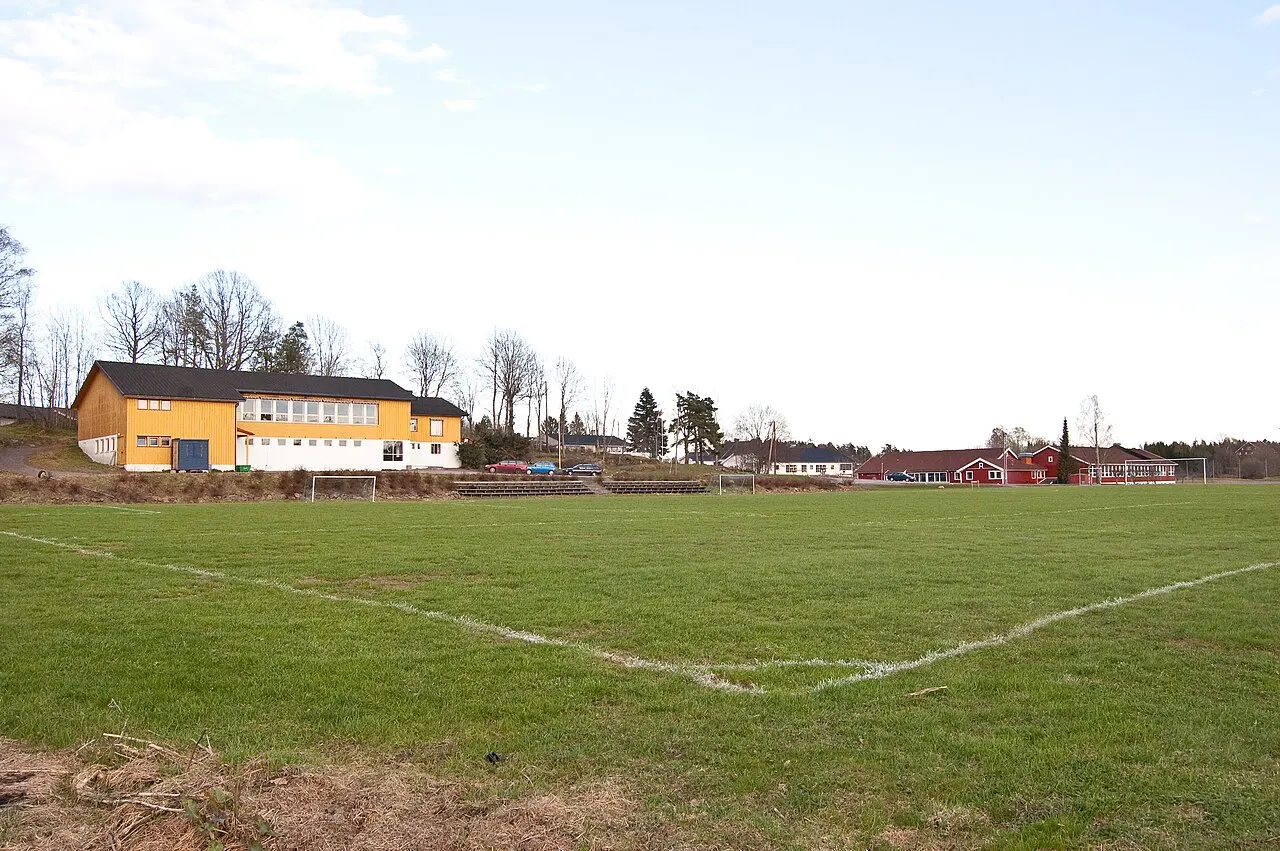 Samfunnshuset Dalheim og Solerød Oppvekstsenter (skole og barnehage) i Undrumsdal, Re kommune, Vestfold