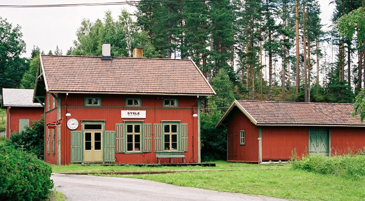 Sysle stasjon, Krøderbanen. Trolig bygd 1893.