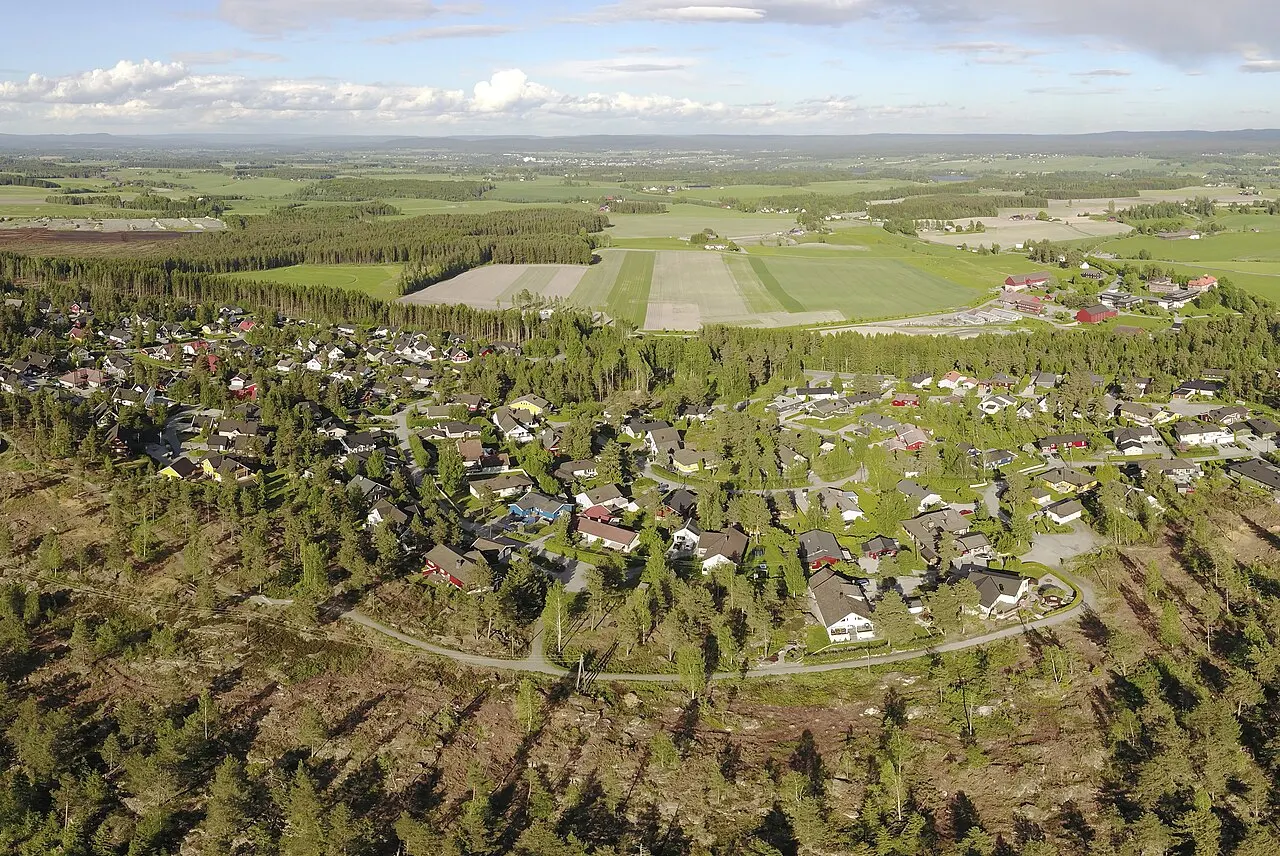 Tomteråsen i Nes