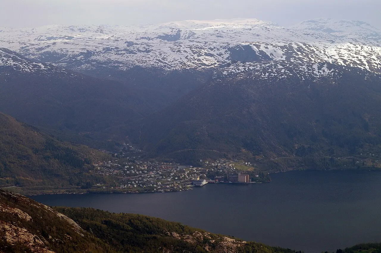 Vaksdal sett frå toppen av Brøknipa (Bruviknipa).