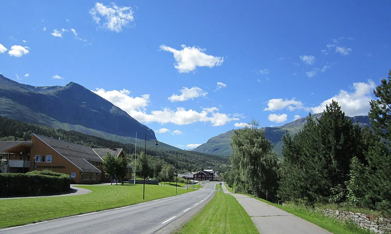 E16 gjennom Vang i Valdres (Grindaheim)